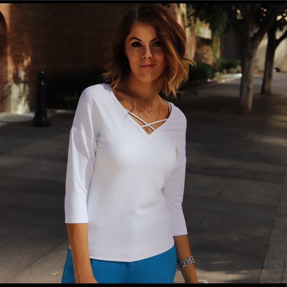 Luxury top with cross strings